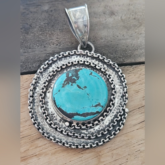 925 Silver and Turquoise Pendent - Picture 5 of 5